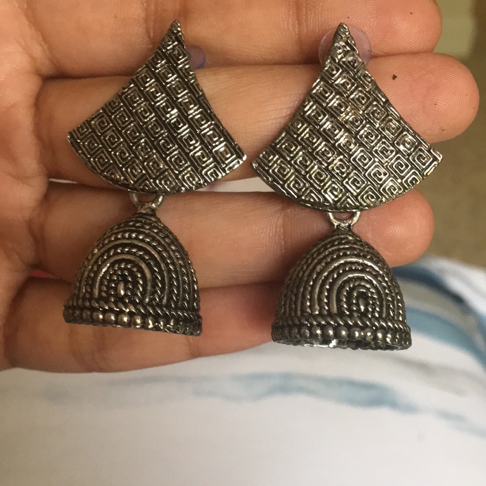Earings